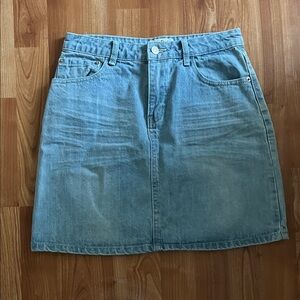 Women’s Listicle Light wash Denim A-Line Skirt size Small